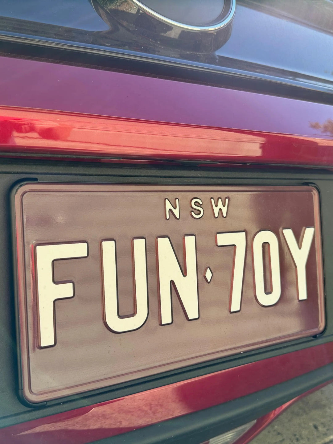 VIC INTERNATIONAL (& USA) PlateMATE® Prestige Number Plate Bracket / Holder